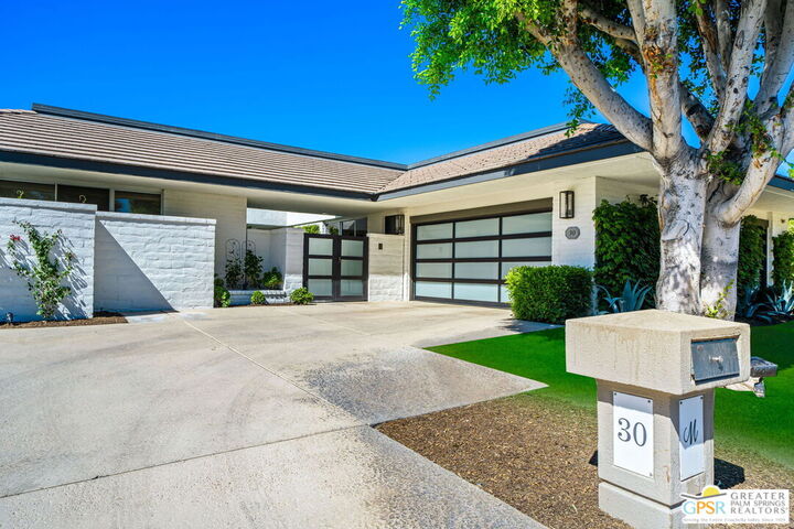 Property Photo: 30 Mayfair Dr CA 92270