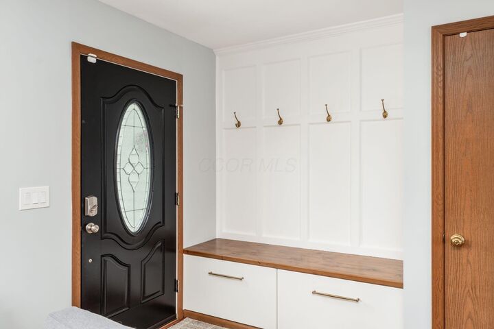 Property Photo:  827 Bledsoe Drive  OH 43119 
