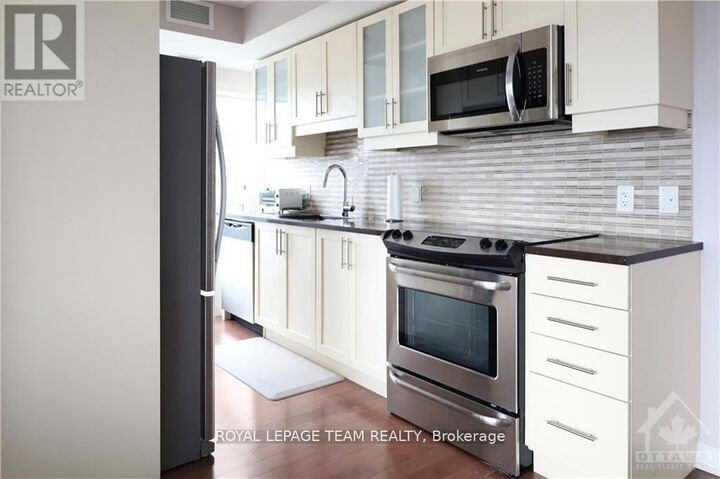 Property Photo:  195 Besserer Street 9  ON K1N 0B6 