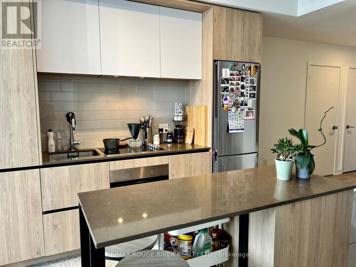 Property Photo:  225 Sumach St Street 2801  ON M5A 0P8 