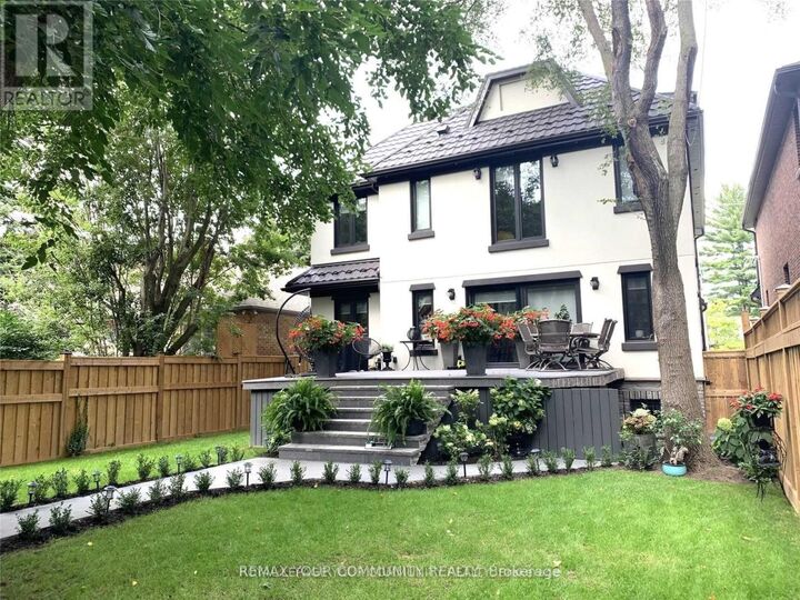 Property Photo:  7 Van Dusen Boulevard  ON M8Z 3E4 