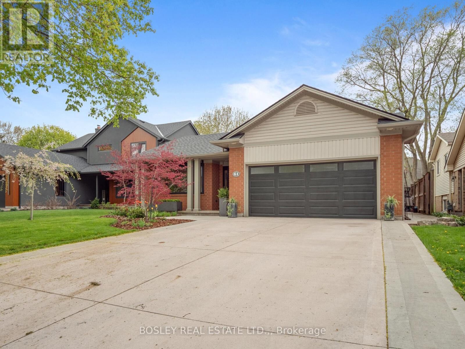 Property Photo:  61 October Drive  ON L2N 6J4 