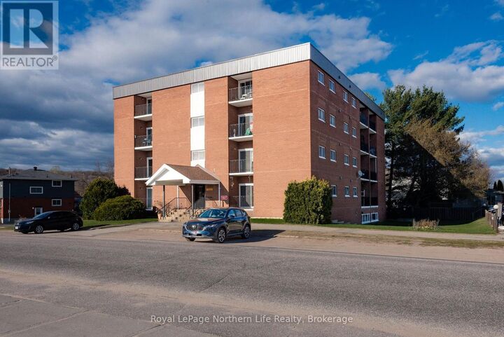Property Photo:  122 Giroux Street 203  ON P1B 7Y7 