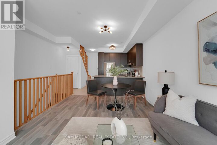 Property Photo:  1150 Stroud Lane 14  ON L5J 1L4 