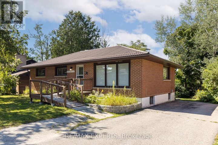 Property Photo:  130 North Street West  ON L3V 3S8 