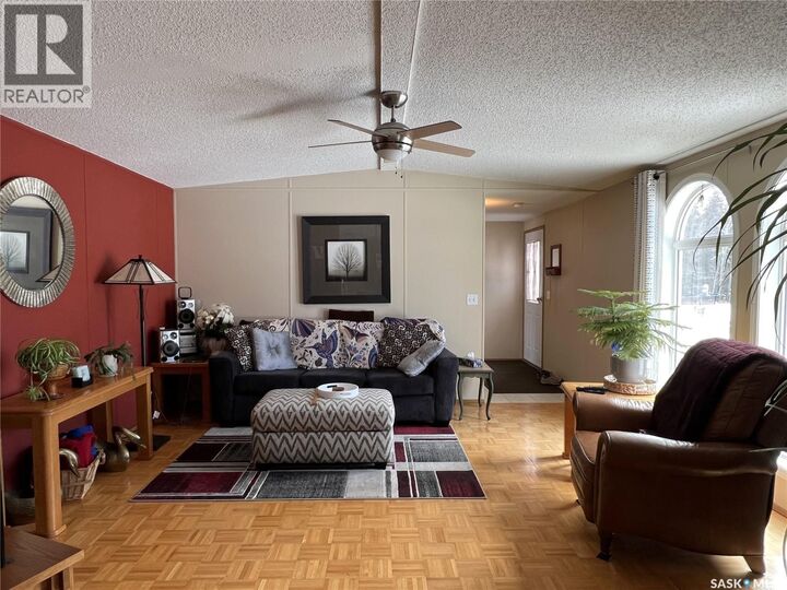 Property Photo:  513 3rd Street NW  SK S0M 1A0 