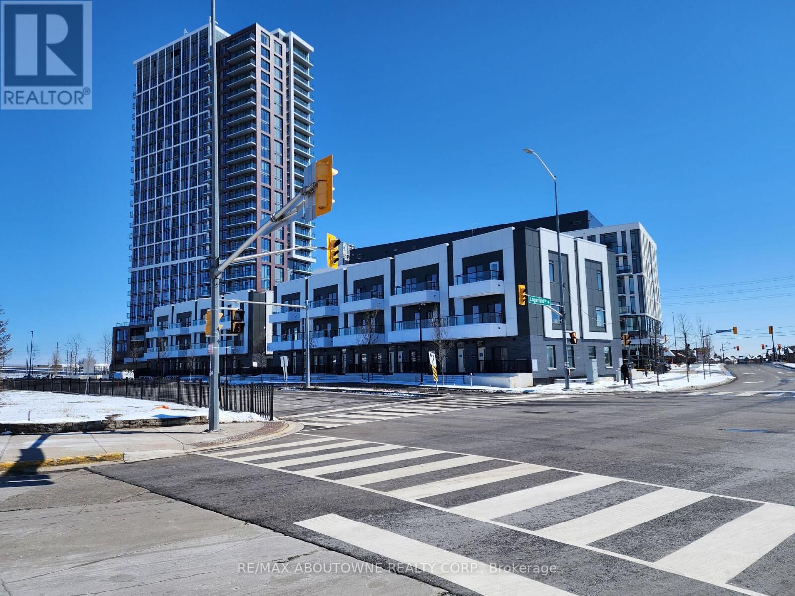 Property Photo:  20 Lagerfeld Drive 12  ON L7A 5L4 