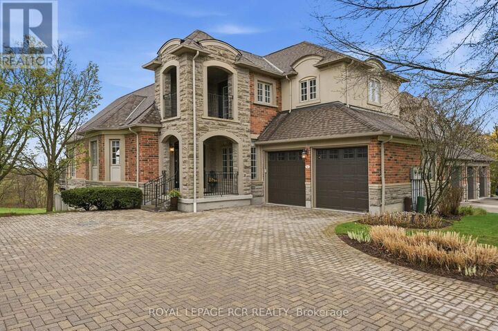 Property Photo:  6 Danbrook Court 88  ON L4G 7S8 
