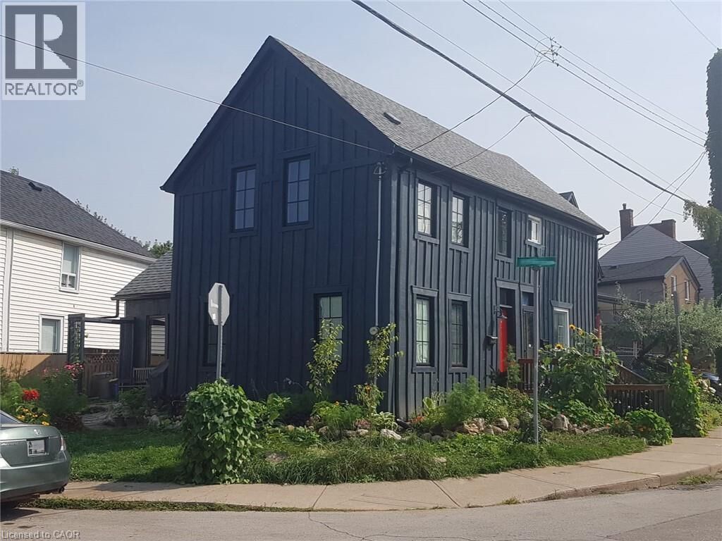 Property Photo:  446 Macnab Street North  ON L8L 1L4 