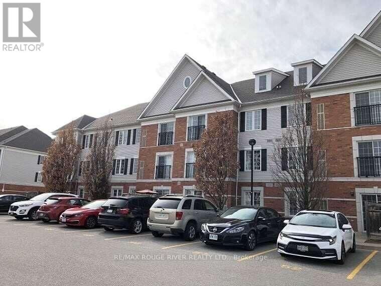 Property Photo:  90 Aspen Springs Drive 102  ON L1C 5N3 