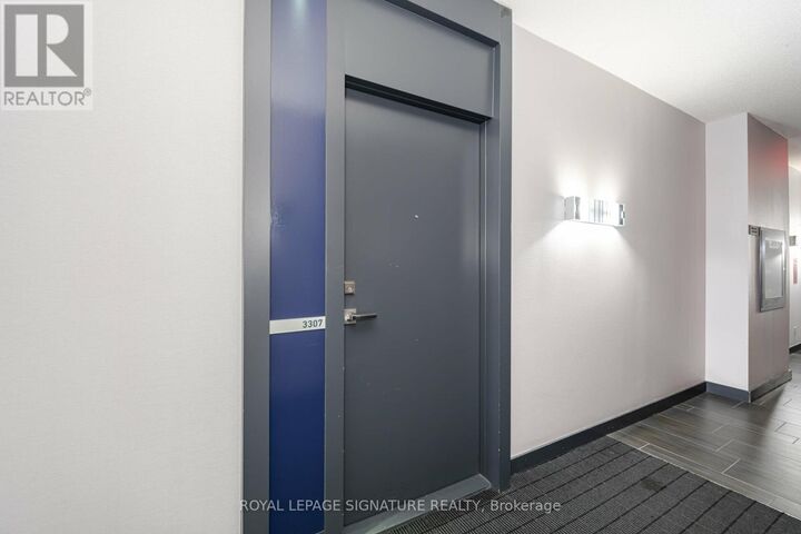 Property Photo:  832 Bay Street 3307  ON M5S 1Z6 