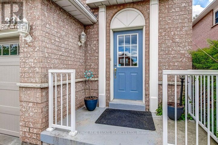 Property Photo:  331 Ravineview Way  ON L6H 6S5 