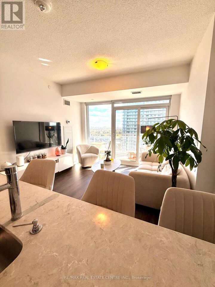 Property Photo:  2520 Eglinton Ave Avenue West 1322  ON L5M 0Y2 