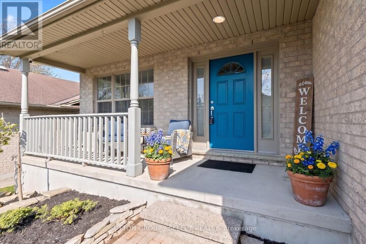 Property Photo:  176 Buttercup Court  ON N6G 5M6 