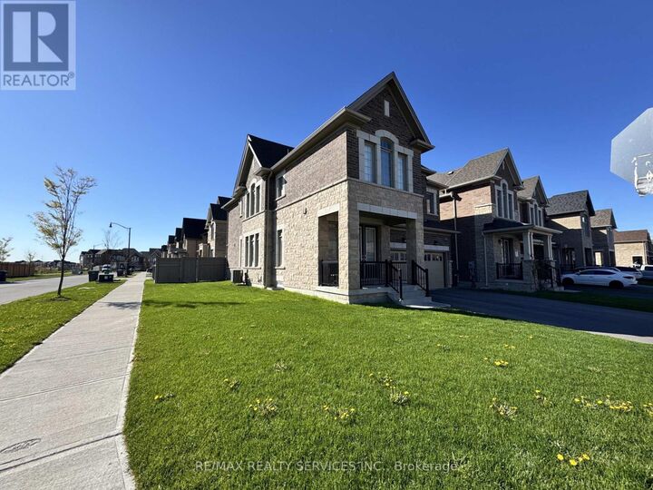 Property Photo:  7 Zeus Gate  ON L6R 4C1 