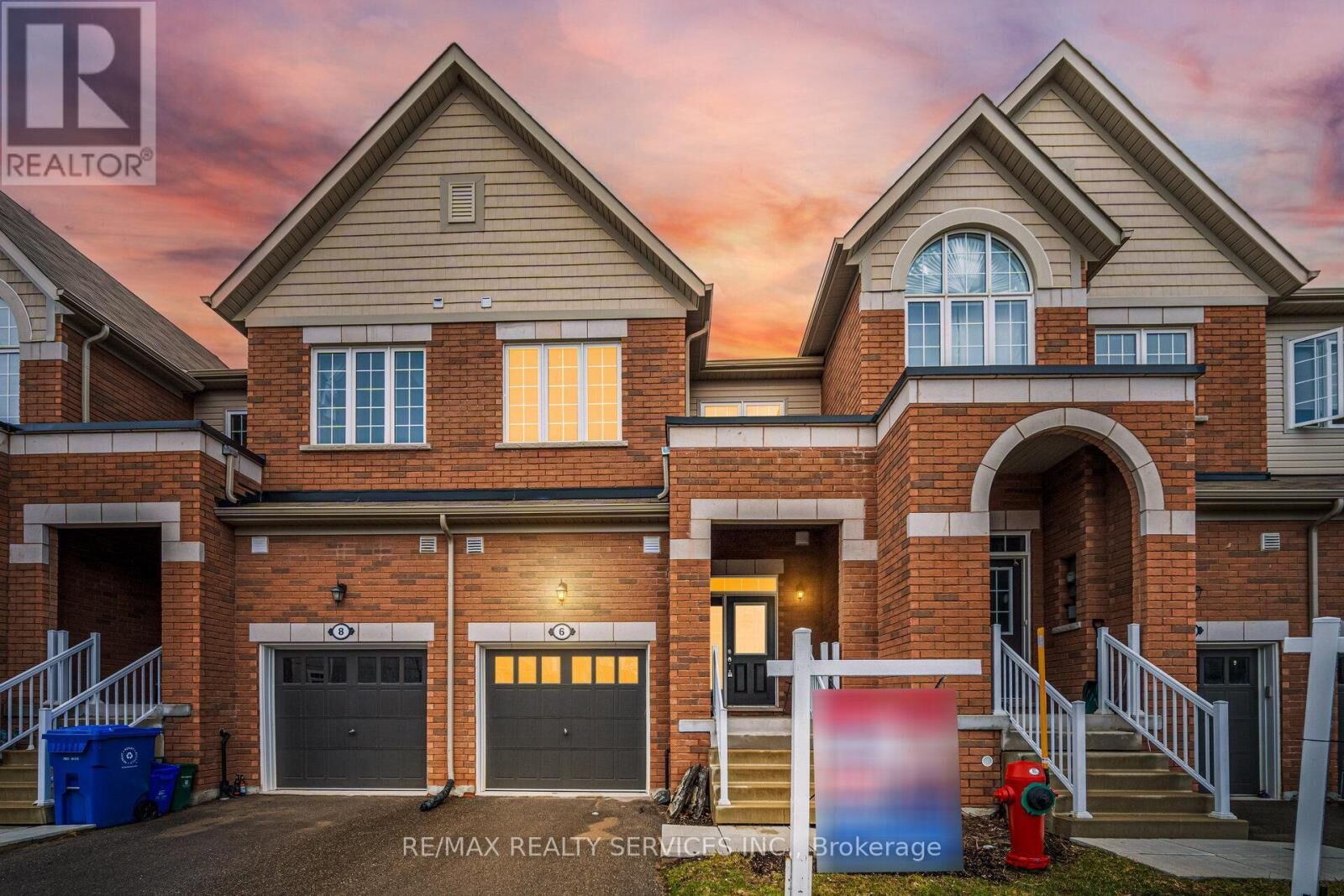 Property Photo:  6 Landsborough Street  ON L9W 7R1 