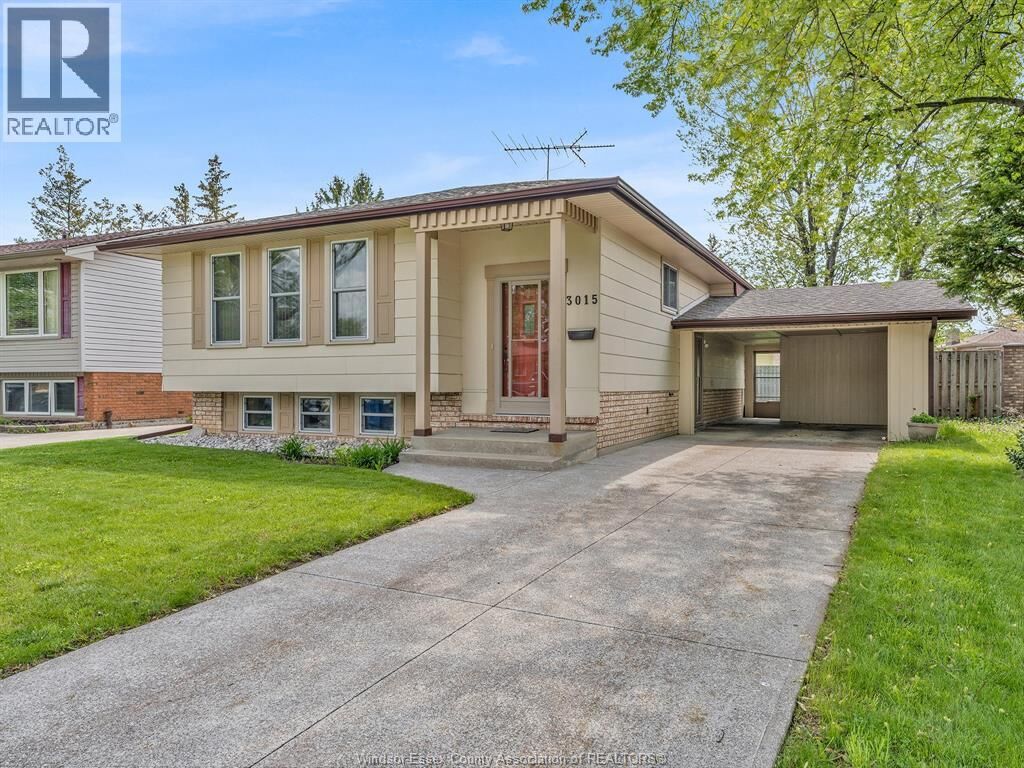 Property Photo:  3015 Apple Lane  ON N8R 1K7 