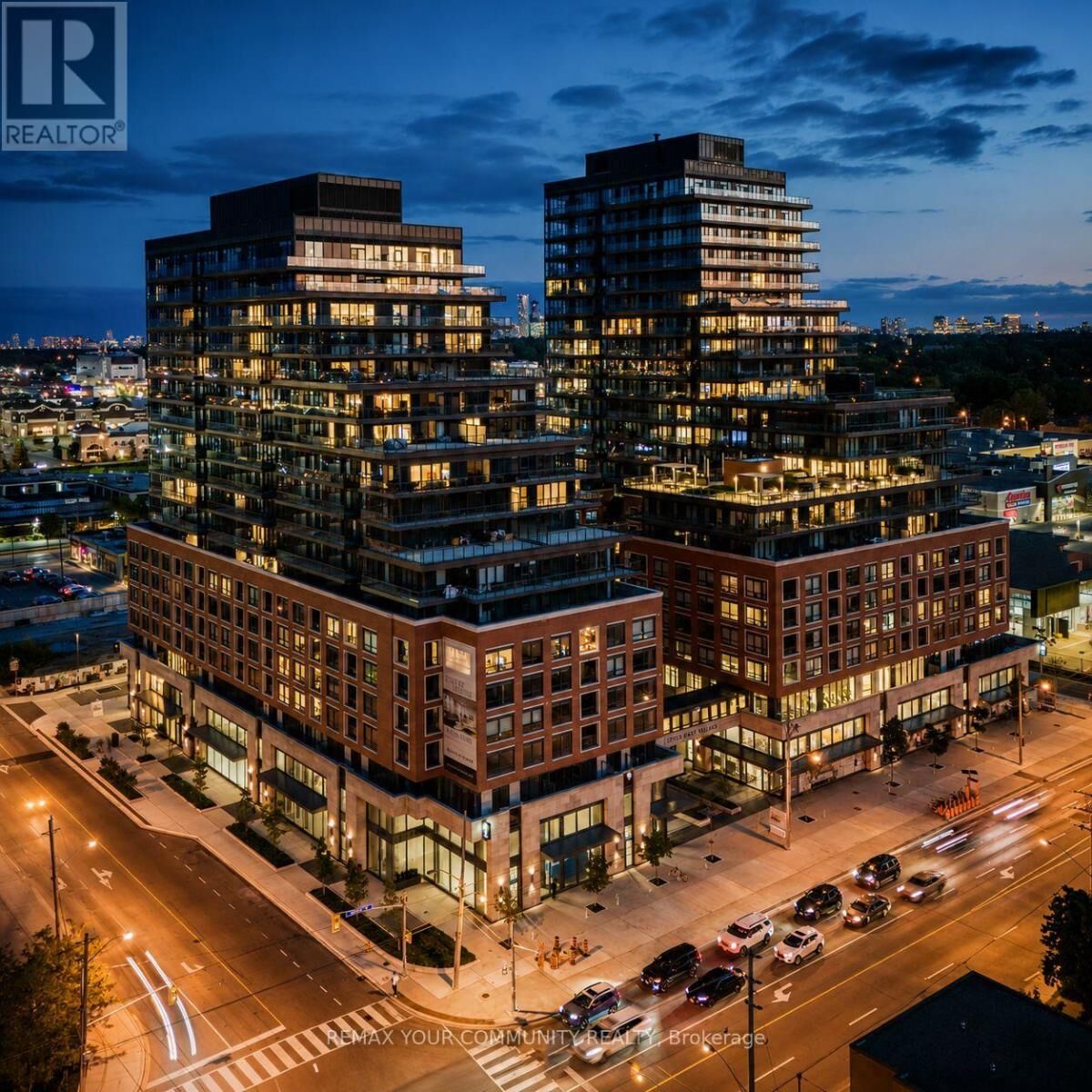 Property Photo:  33 Frederick Todd Way 1305  ON M4G 0C9 