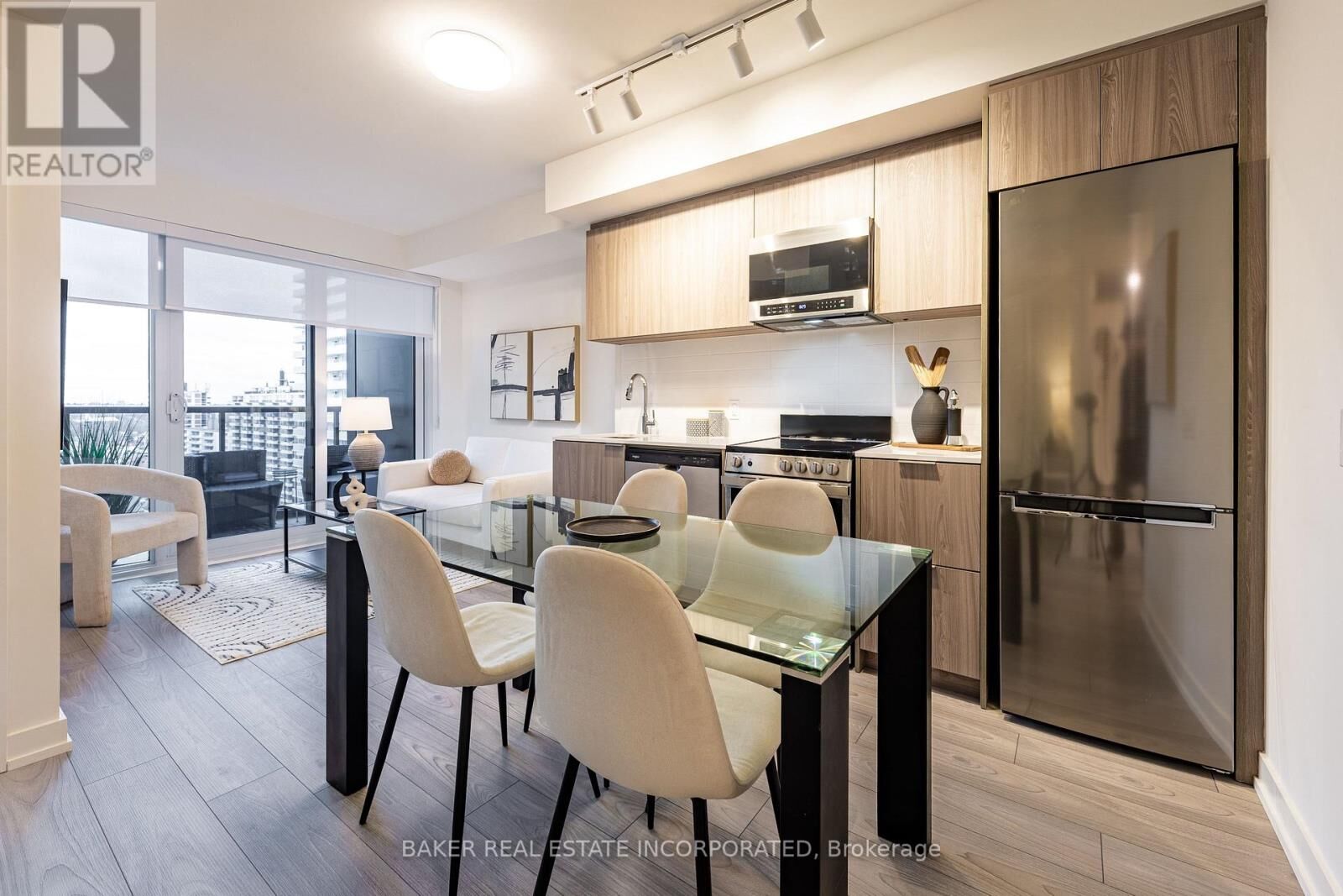 Property Photo:  223 Redpath Avenue 2907  ON M4P 0E8 
