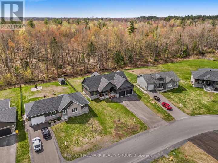 Property Photo:  254 Roxanne Street  ON K0A 1N0 