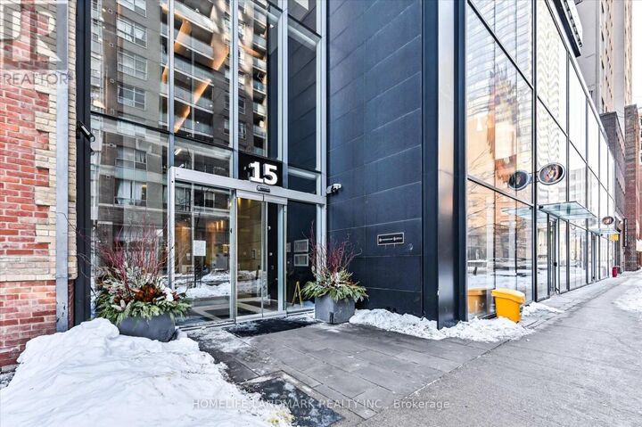 Property Photo:  15 Grenville Street 5002  ON M4Y 0B9 
