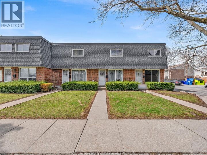 Property Photo:  272 Victoria Street 40  ON N9V 2K5 