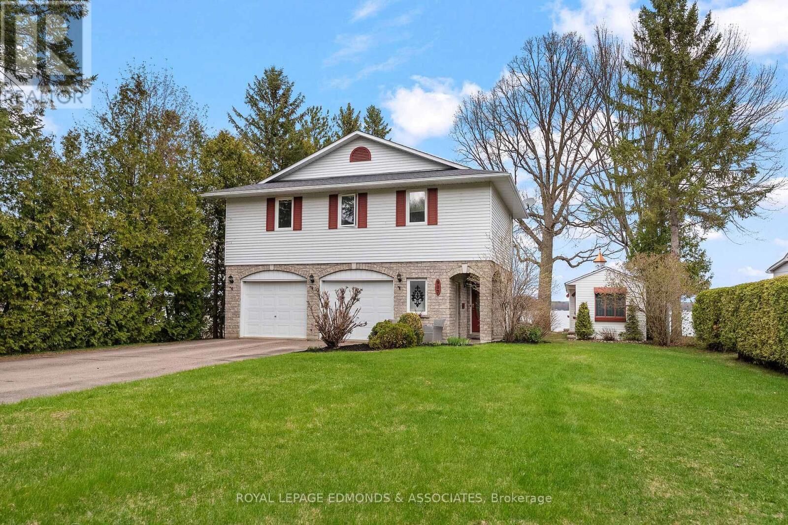 Property Photo:  907 Cedar Lane  ON K8A 2G6 