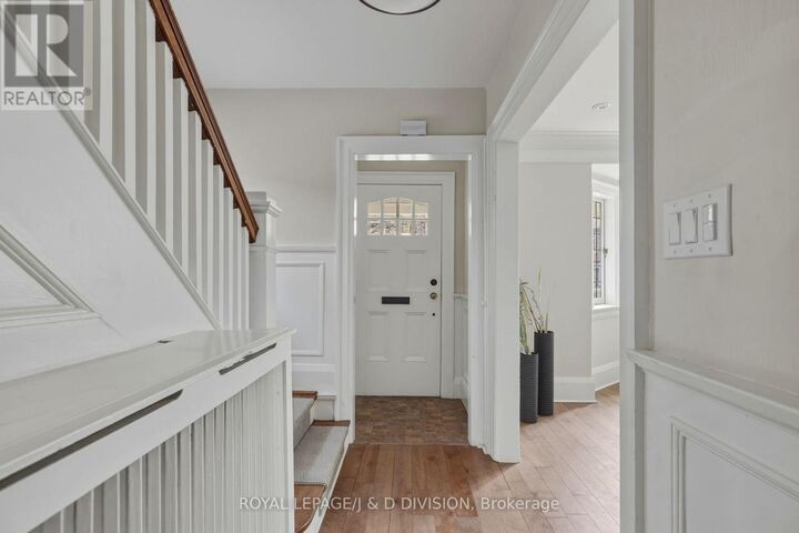 Property Photo:  102 Ridge Drive  ON M4T 1B8 