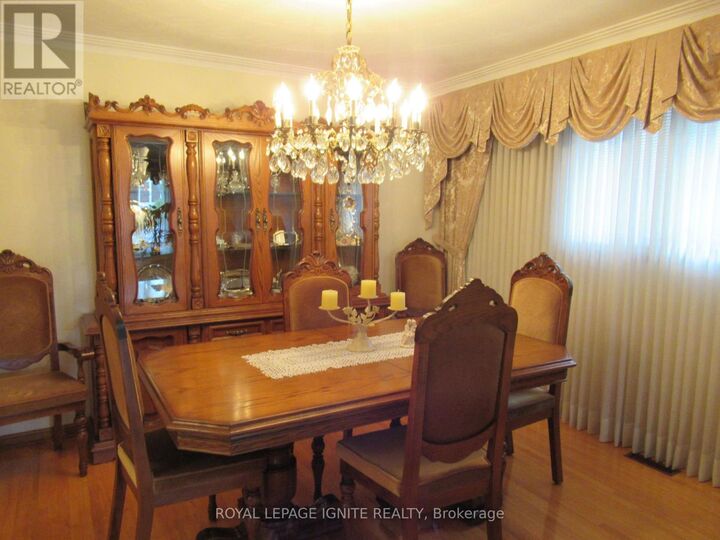 Property Photo:  8 Newlove Court  ON M9W 5X5 