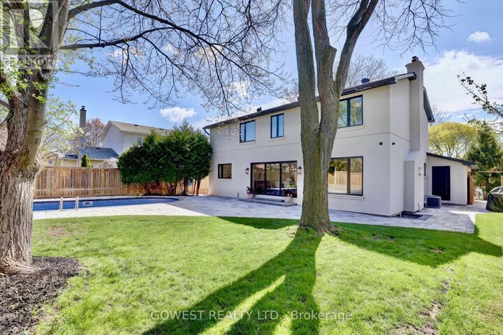 Property Photo:  981 Valdese Drive  ON L5C 2Z5 
