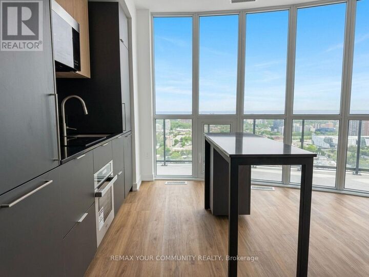 Property Photo:  1 Fairview Road 2611  ON M5A 0B4 