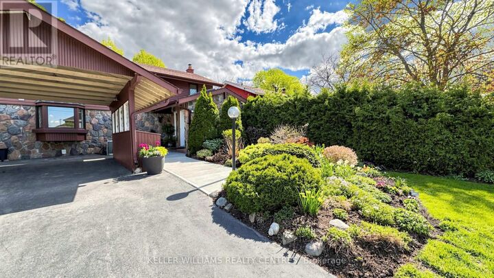 Property Photo:  19 Lesterwood Crescent  ON M1P 3L5 