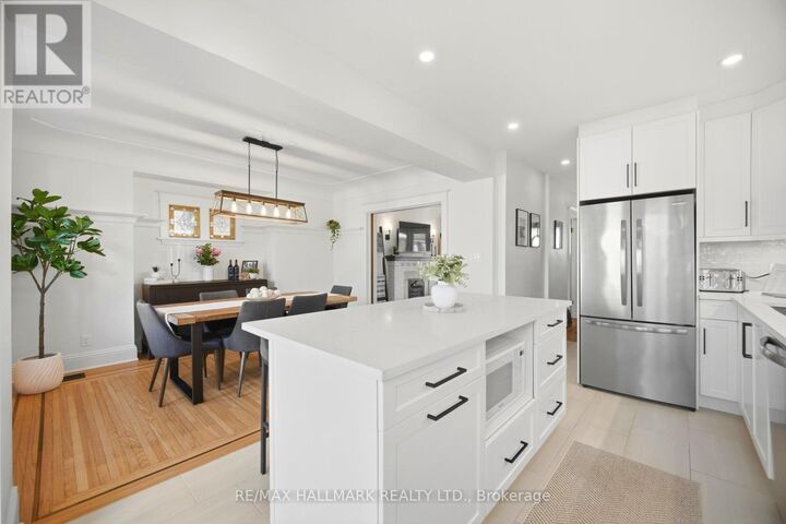 Property Photo:  54 Province Street South  ON L8K 2K8 