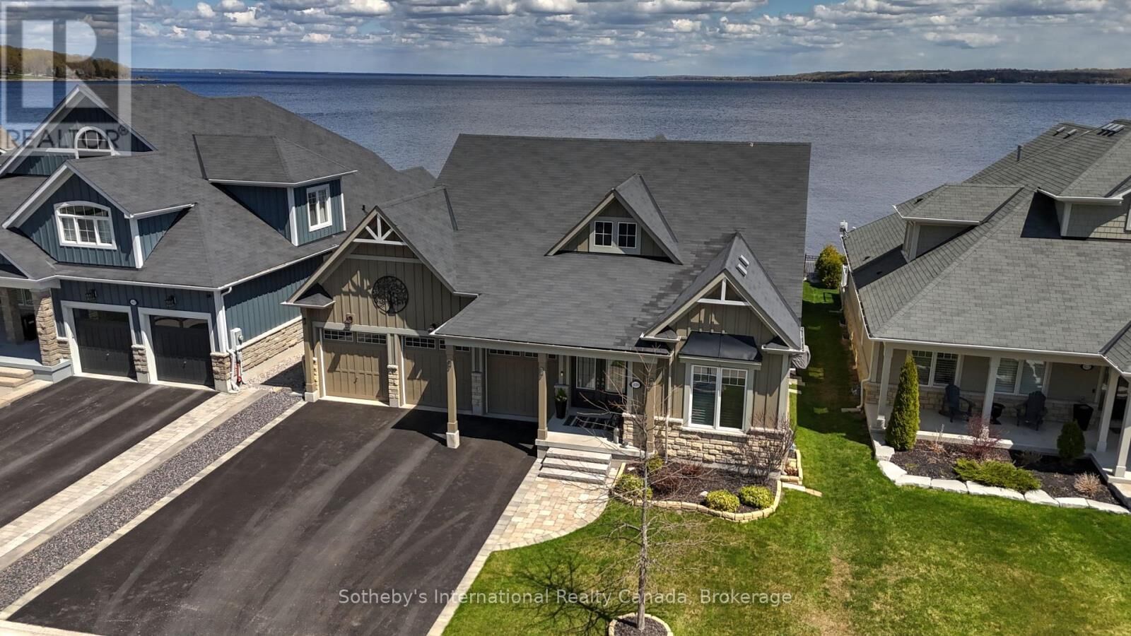 Property Photo:  409 Bayport Boulevard  ON L4R 0C4 