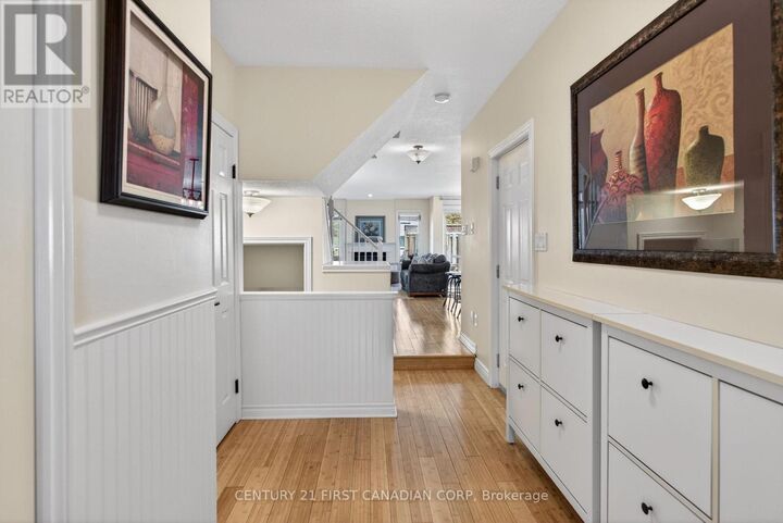 Property Photo:  505 Blue Jay Drive 27  ON N5X 4K7 