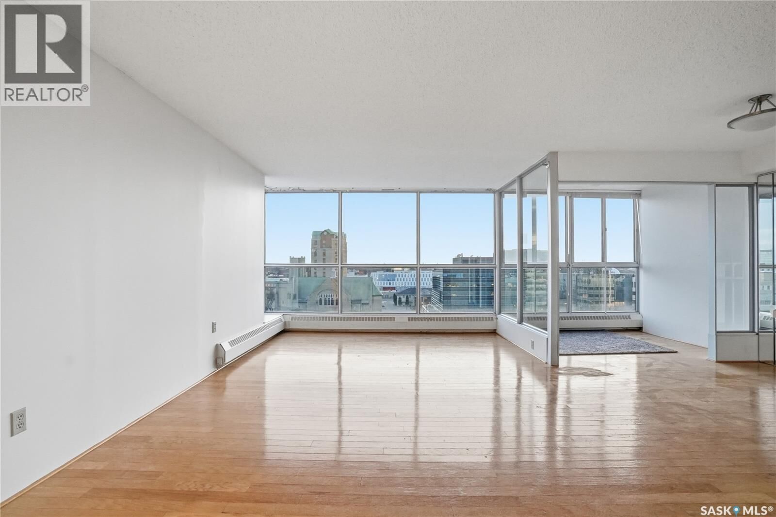 Property Photo:  905 315 5th Avenue N  SK S7K 2P4 