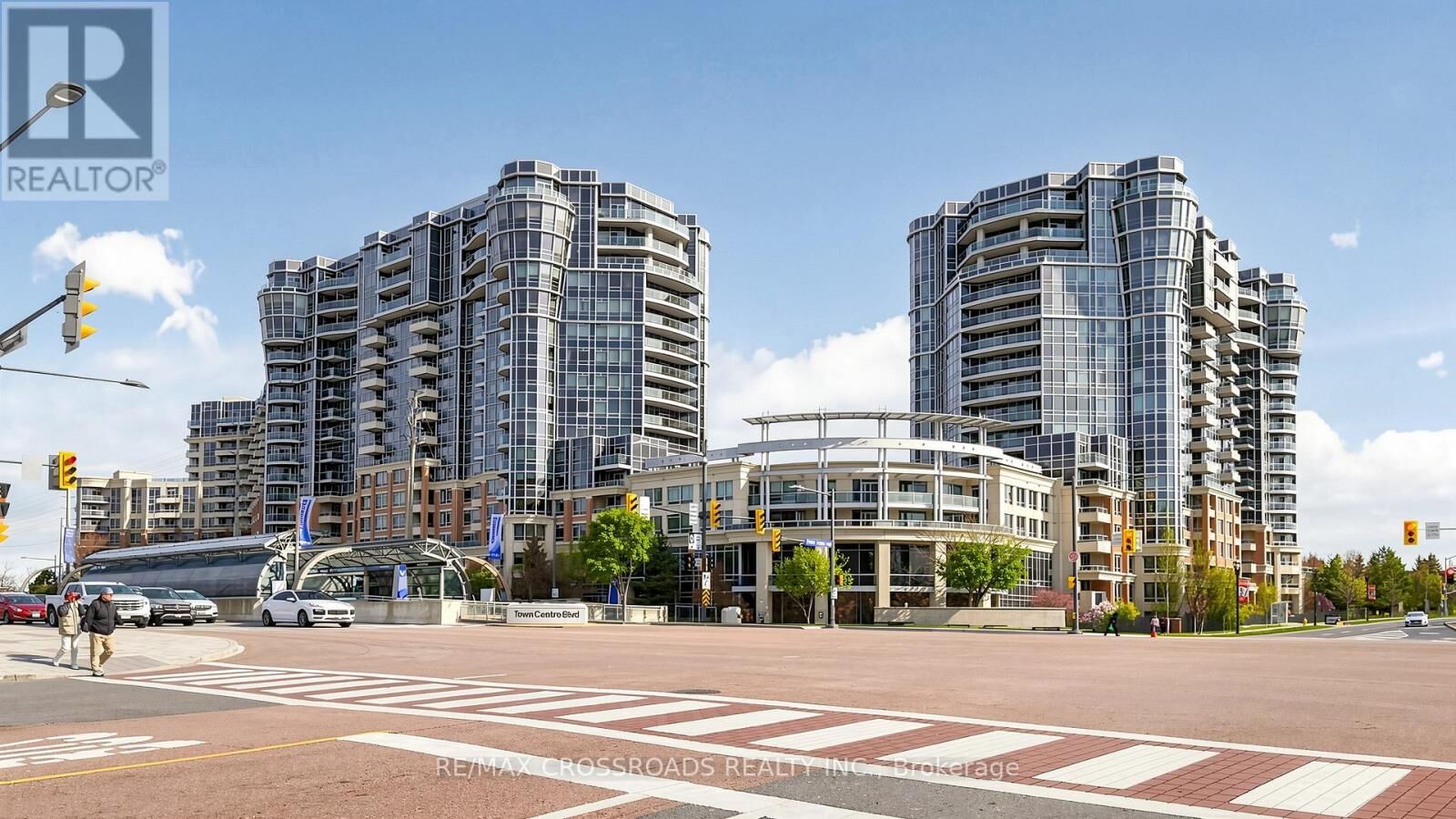 Photo de la propriété:  23 Cox Boulevard 656  ON L3R 4G1 