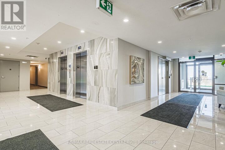 Property Photo:  35 Southshore Crescent 333  ON L8E 0J2 