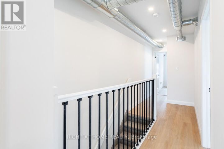Property Photo:  115 Catharine Street North 2  ON L8R 1J5 