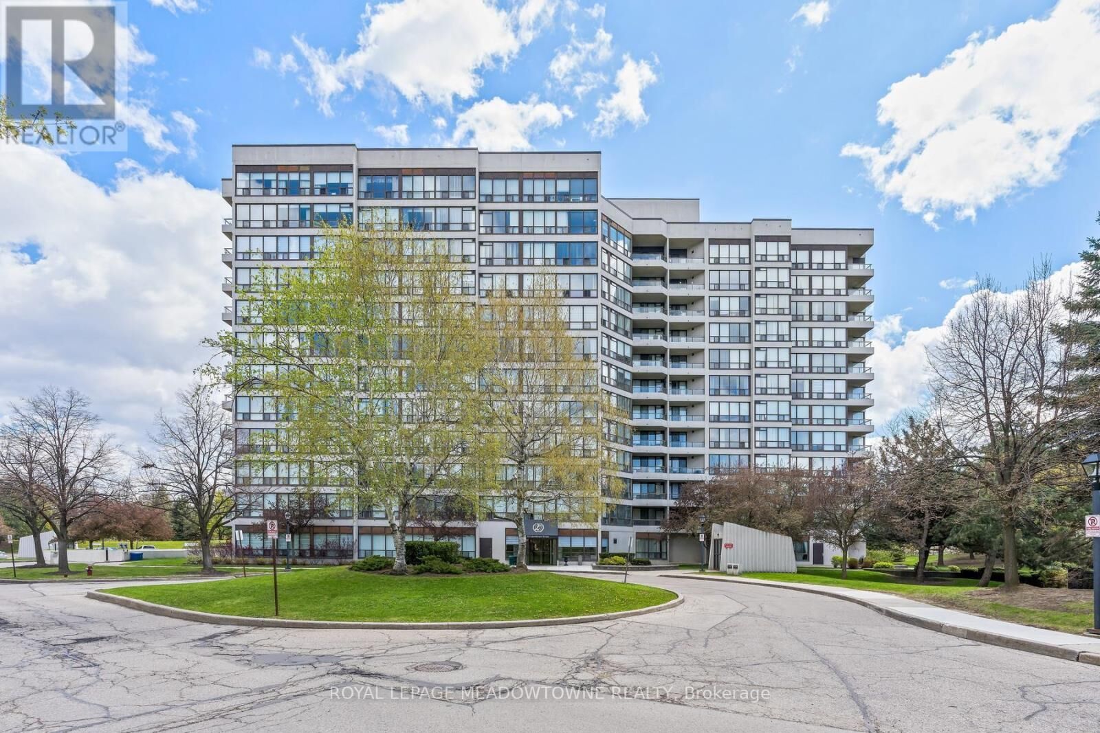 Property Photo:  10 Laurelcrest Street 104  ON L6S 5Y3 
