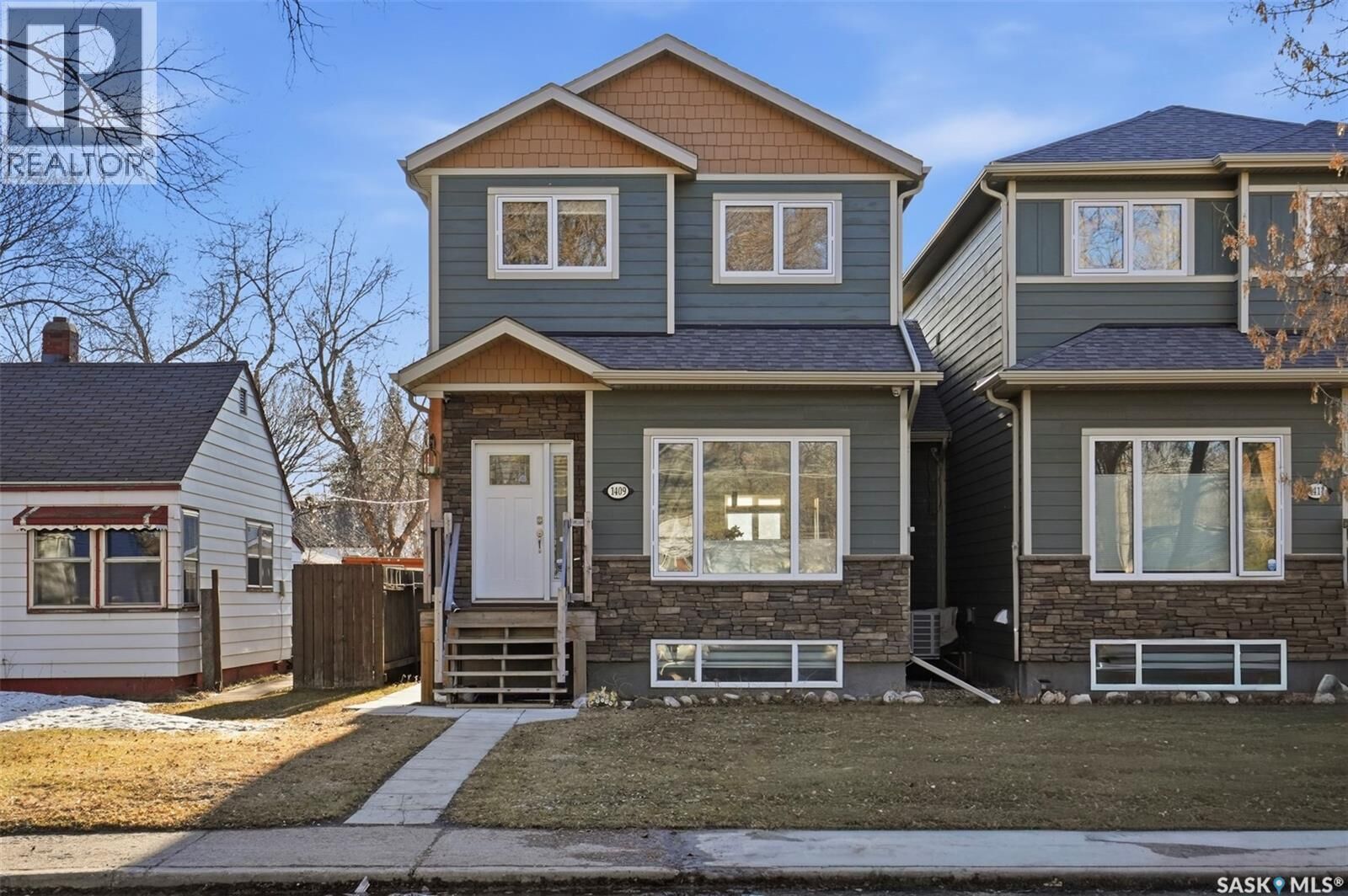 Property Photo:  1409 2nd Avenue N  SK S7K 2E7 