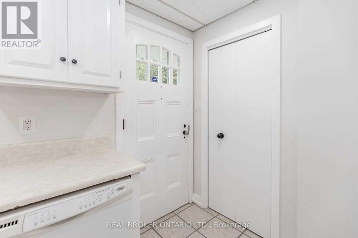 Property Photo:  156 Clapperton Street  ON L4M 3G4 