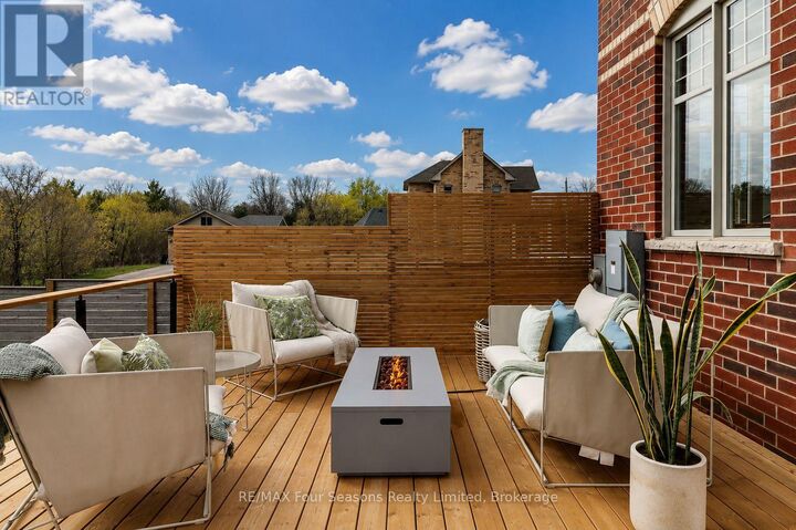 Property Photo:  46 Francis Street East  ON L0M 1G0 