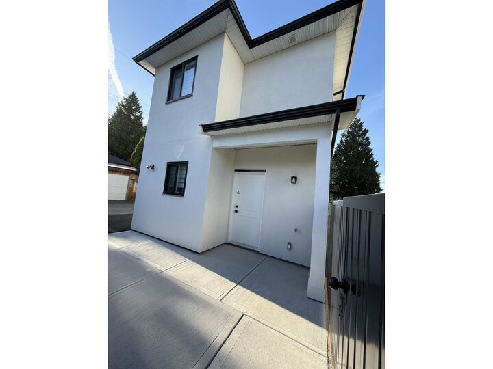 Property Photo:  9727 129A Stree 101  BC V3T 3J6 