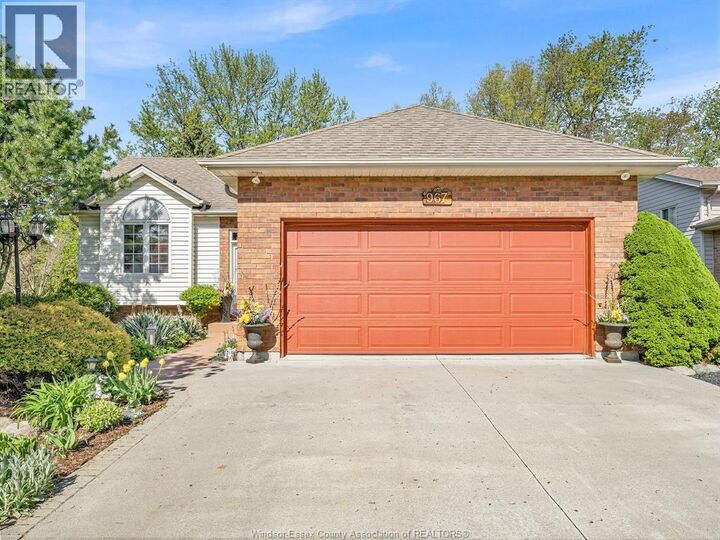 Property Photo:  967 Wride Avenue  ON N9Y 3E9 