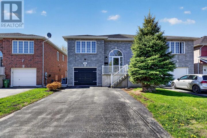 Property Photo:  182 Briceland Street  ON K7K 7L2 