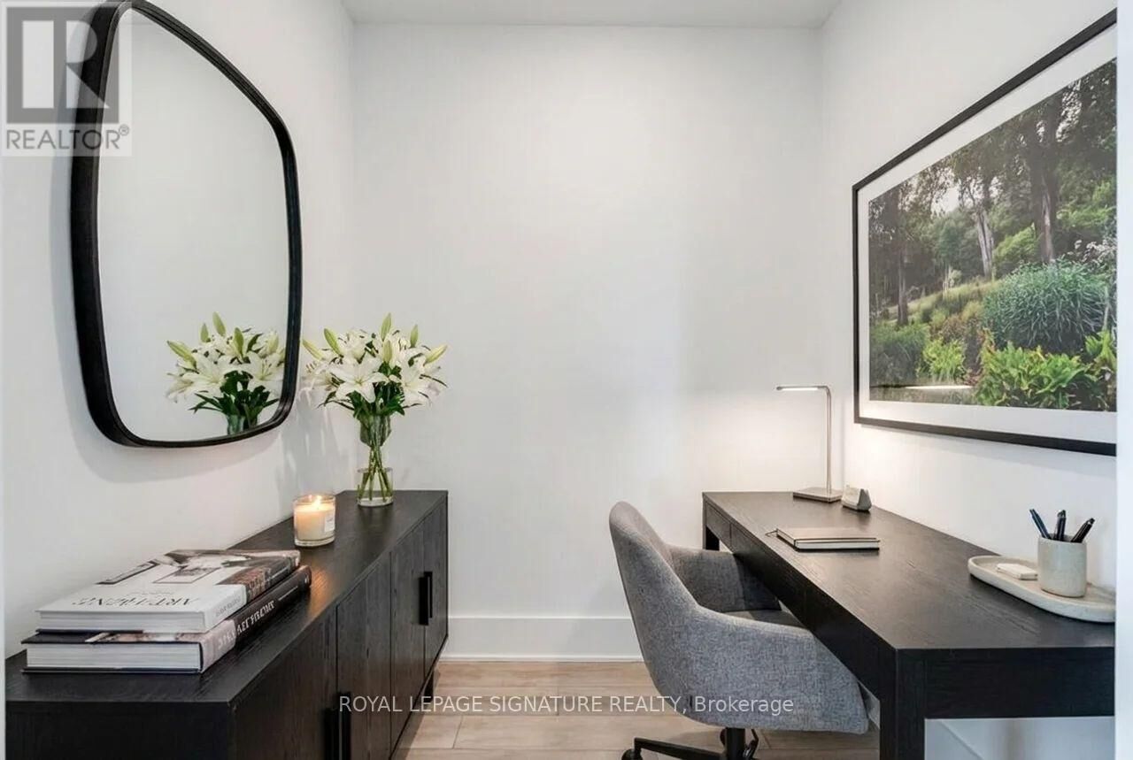 Property Photo:  11 Yorkville Avenue 2310  ON M4W 0B7 