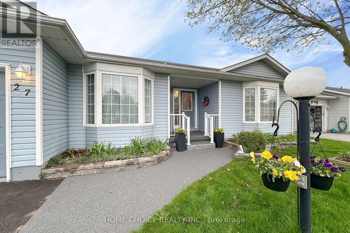 Property Photo:  27 Niagara Trail  ON L1B 1A2 