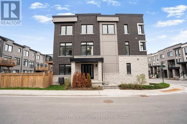 Property Photo:  1662 Hidden Valley Glen  ON L1X 0H7 