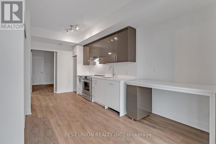Property Photo:  188 Fairview Mall Drive 703  ON M2J 4T1 